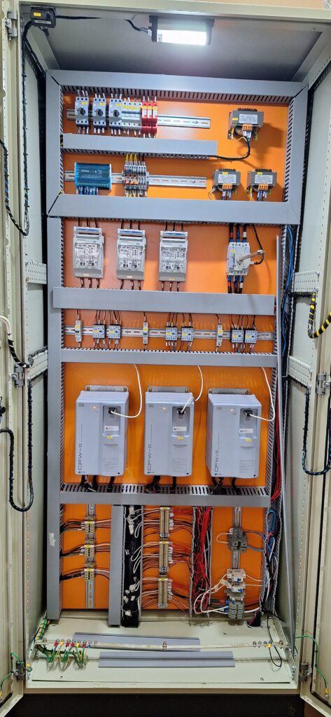 Painel CCM
Inversores