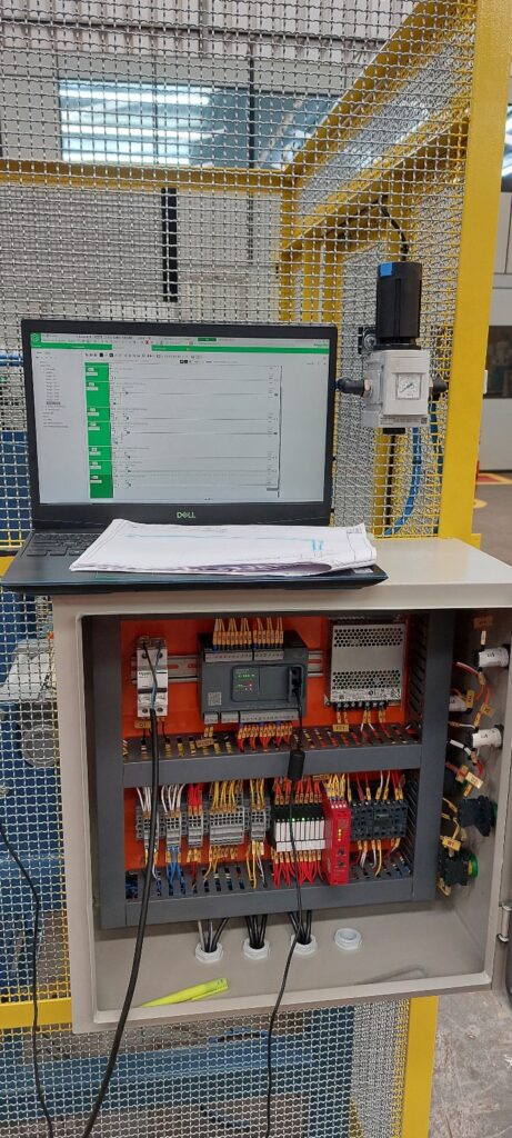 Comissionamento e Startup com EcoStruxure
Schneider Electric
Programação em Ladder