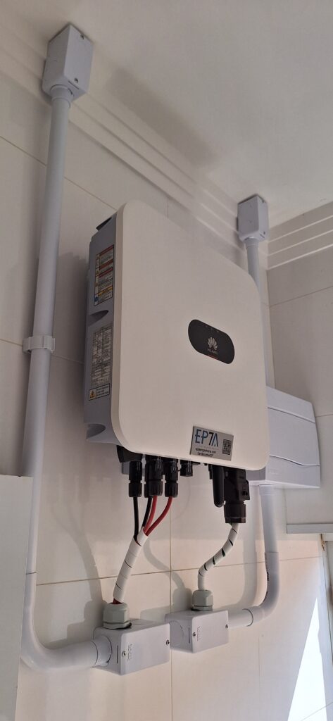 Projeto Fotovoltaico Huawei 
Astronergy 
Telhado Colonial
Telhado Cerâmico
Engenharia de Sistemas Fotovoltaico Placas 575Wp 
Inversor Solar 6kwp