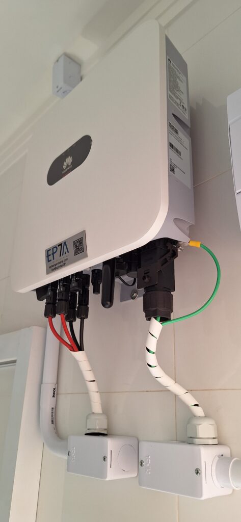 Projeto Fotovoltaico Huawei 
Astronergy 
Telhado Colonial
Telhado Cerâmico
Engenharia de Sistemas Fotovoltaico Placas 575Wp 
Inversor Solar 6kwp