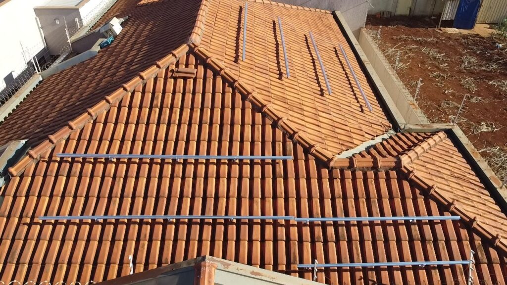 Projeto Fotovoltaico Huawei 
Astronergy 
Telhado Colonial
Telhado Cerâmico
Engenharia de Sistemas Fotovoltaico Placas 575Wp 
Inversor Solar 6kwp