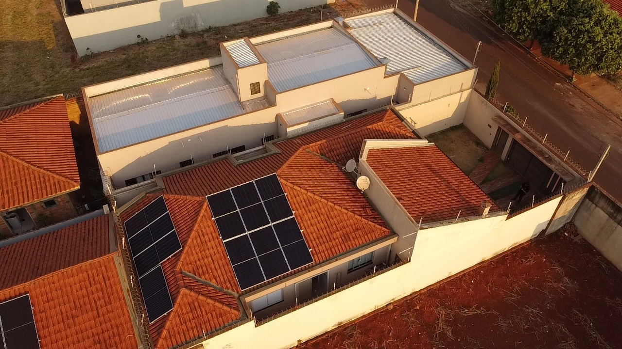 Projeto Fotovoltaico Huawei Astronergy Telhado Colonial Telhado Cerâmico Engenharia de Sistemas Fotovoltaico Placas 575Wp Inversor Solar 6kwp