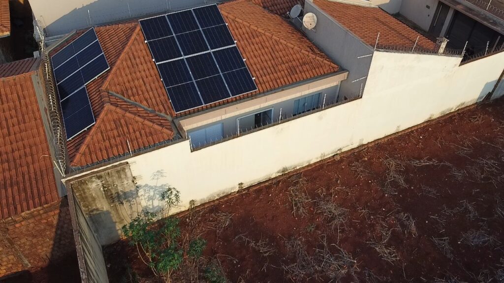 Projeto Fotovoltaico Huawei 
Astronergy 
Telhado Colonial
Telhado Cerâmico
Engenharia de Sistemas Fotovoltaico Placas 575Wp 
Inversor Solar 6kwp